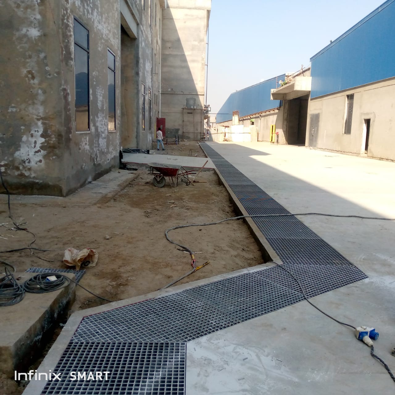 Fiberglass molded grating panel manufactured by FCI Composites