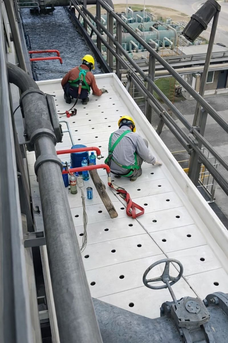 FRP pultruded water distribution trays installed at Fatima Fertilizer