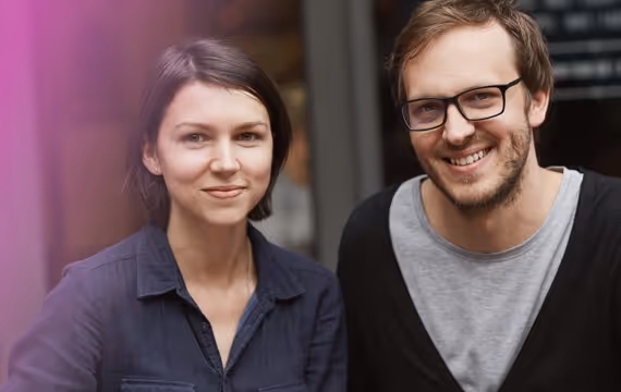 Ungt par på fertilitetsklinikk