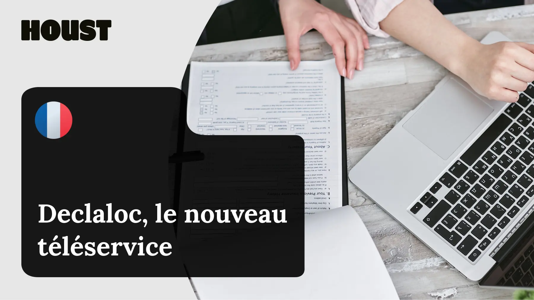 Ordinateur portable ouvert sur un formulaire en ligne
