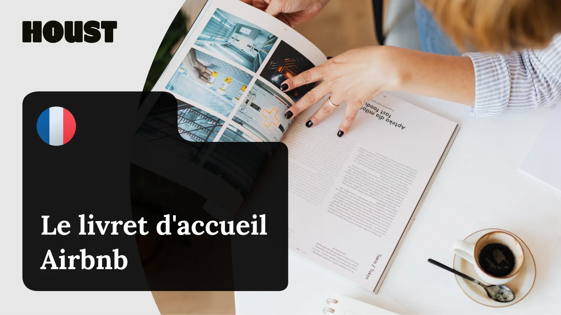 Livret d'accueil ouvert sur une table