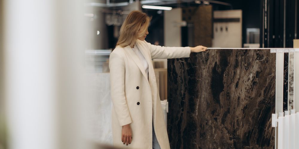 nagyformátumú burkolatok egy üzletben