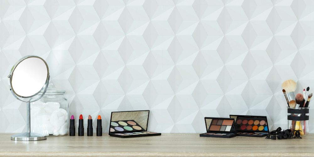 Sminkasztal mögött 3D fali csempe