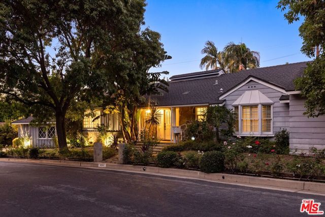 3854 Vineland Avenue, Studio City CA 91604