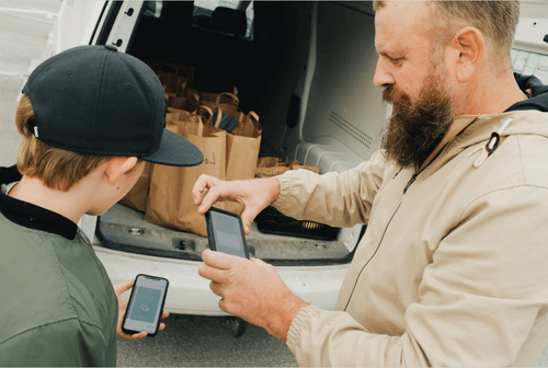 Buters Eko skannar kunds telefon med FarmUp