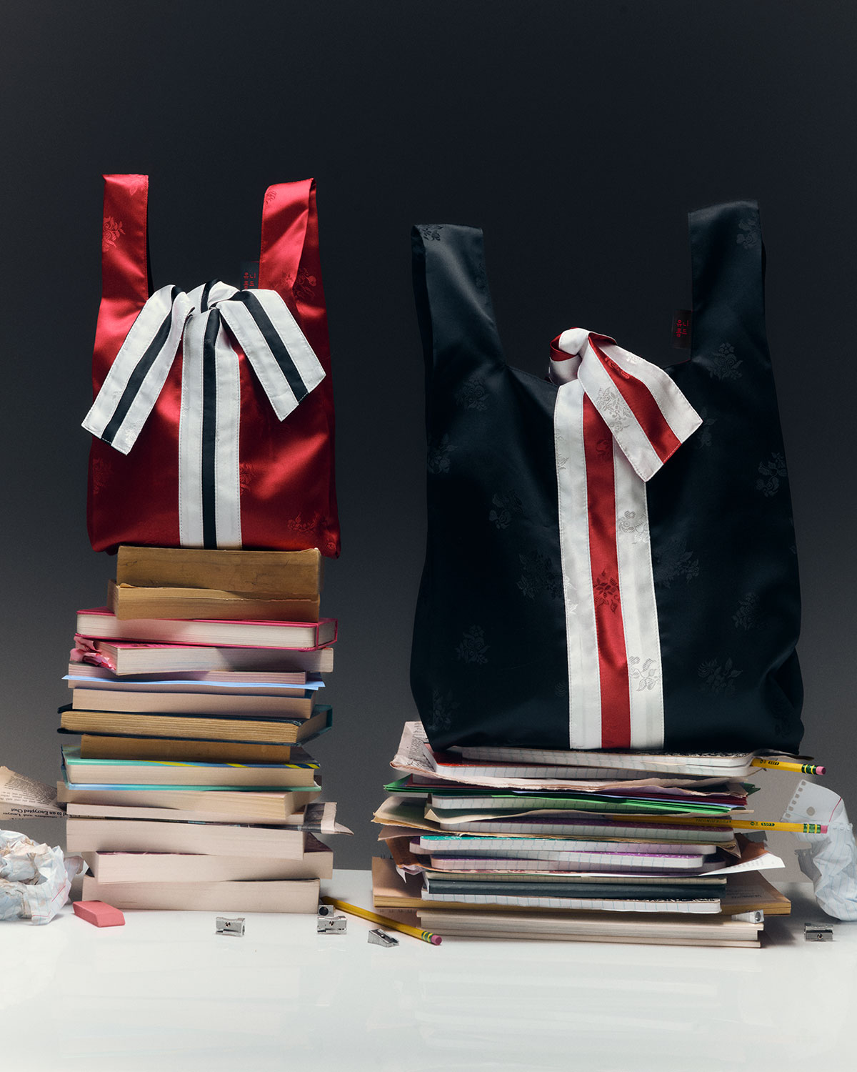 Small Seoul Bodega Tote in Pepper Red Combo Medium Seoul Bodega Tote in Black Combo