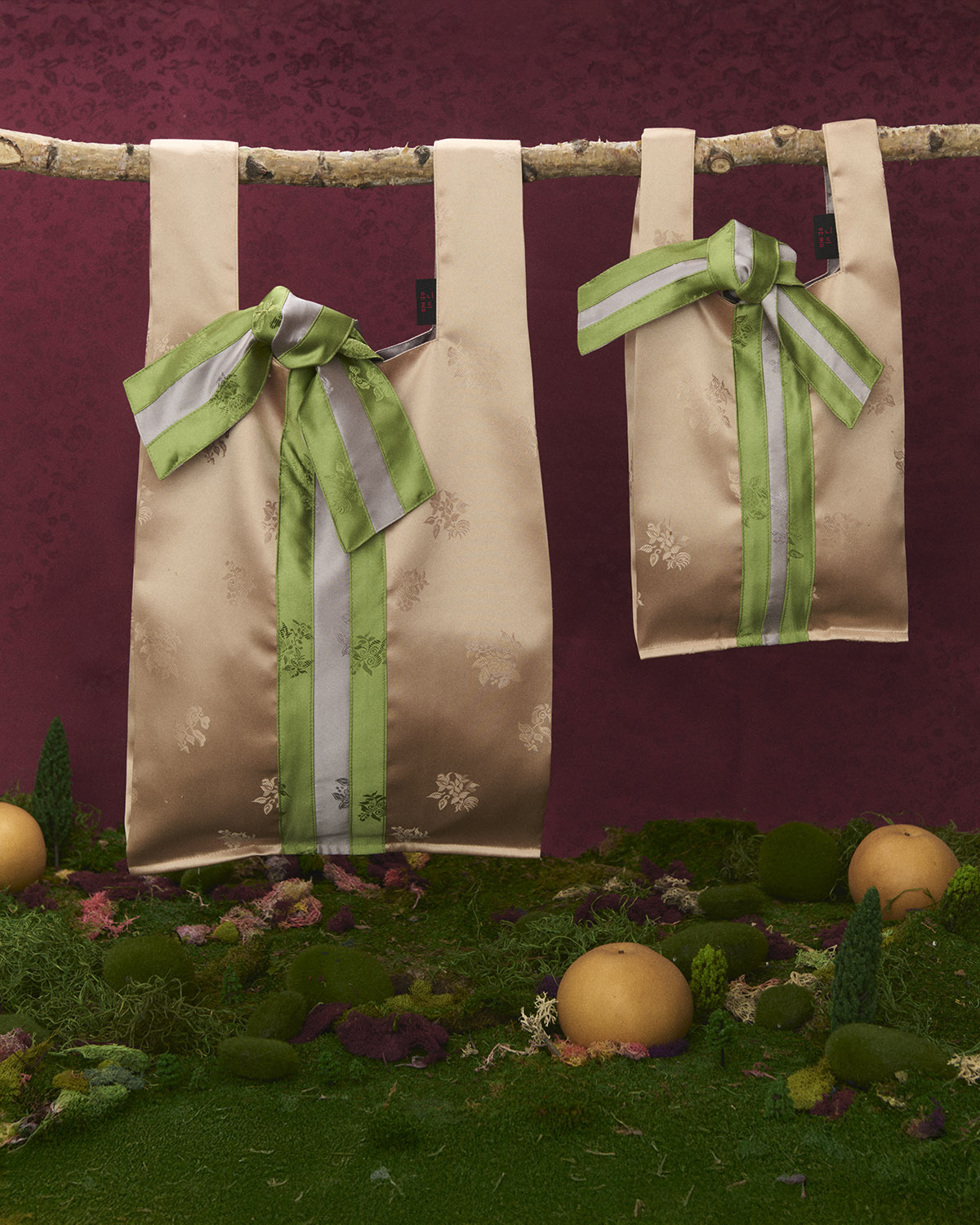 Small & Medium Seoul Bodega Tote in Gold Pear Combo