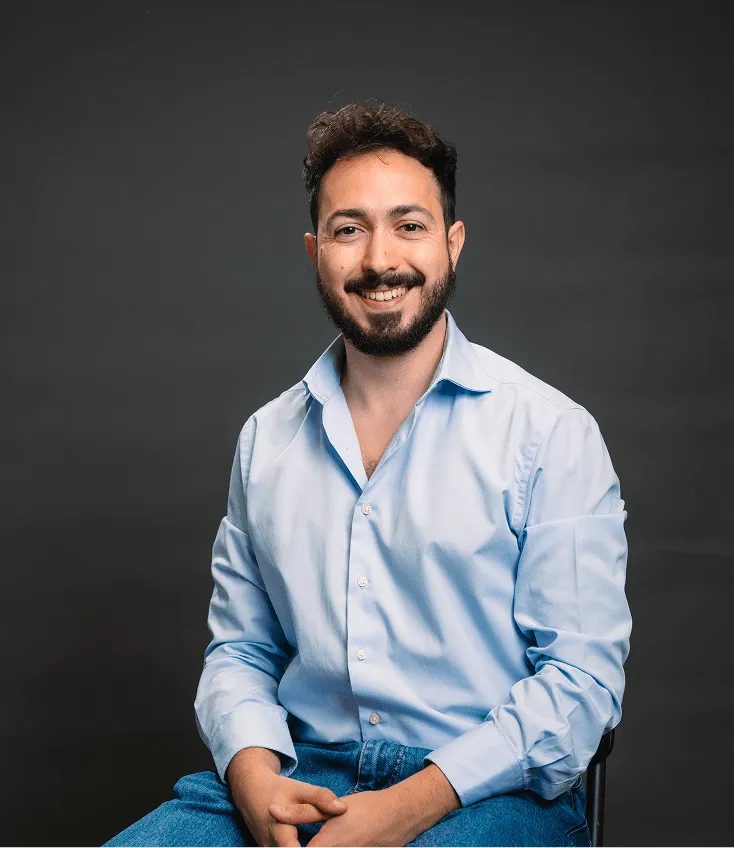 Alessio Lupo lächelt