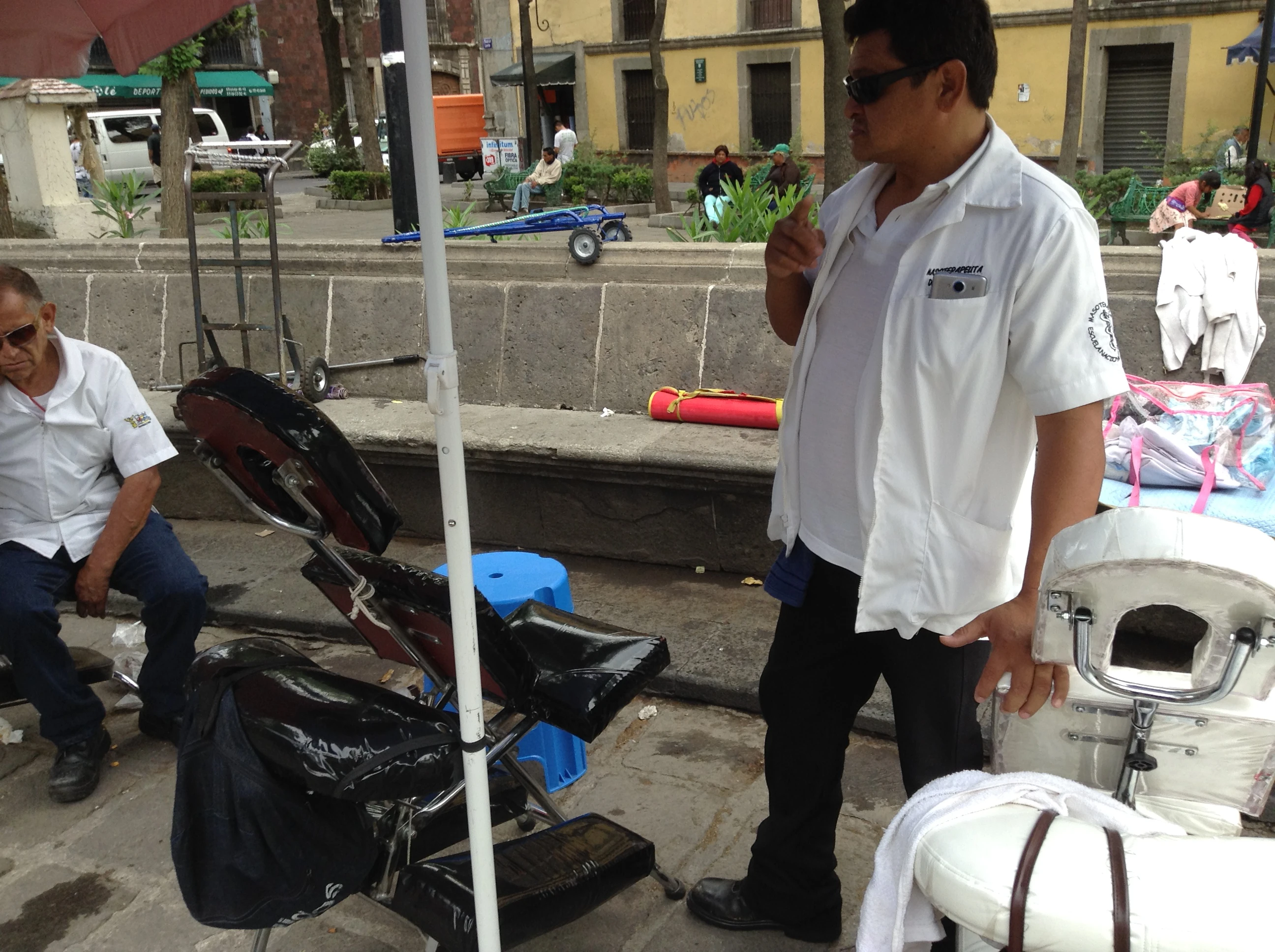 Puesto de David, masoterapeuta de Mixcalco.