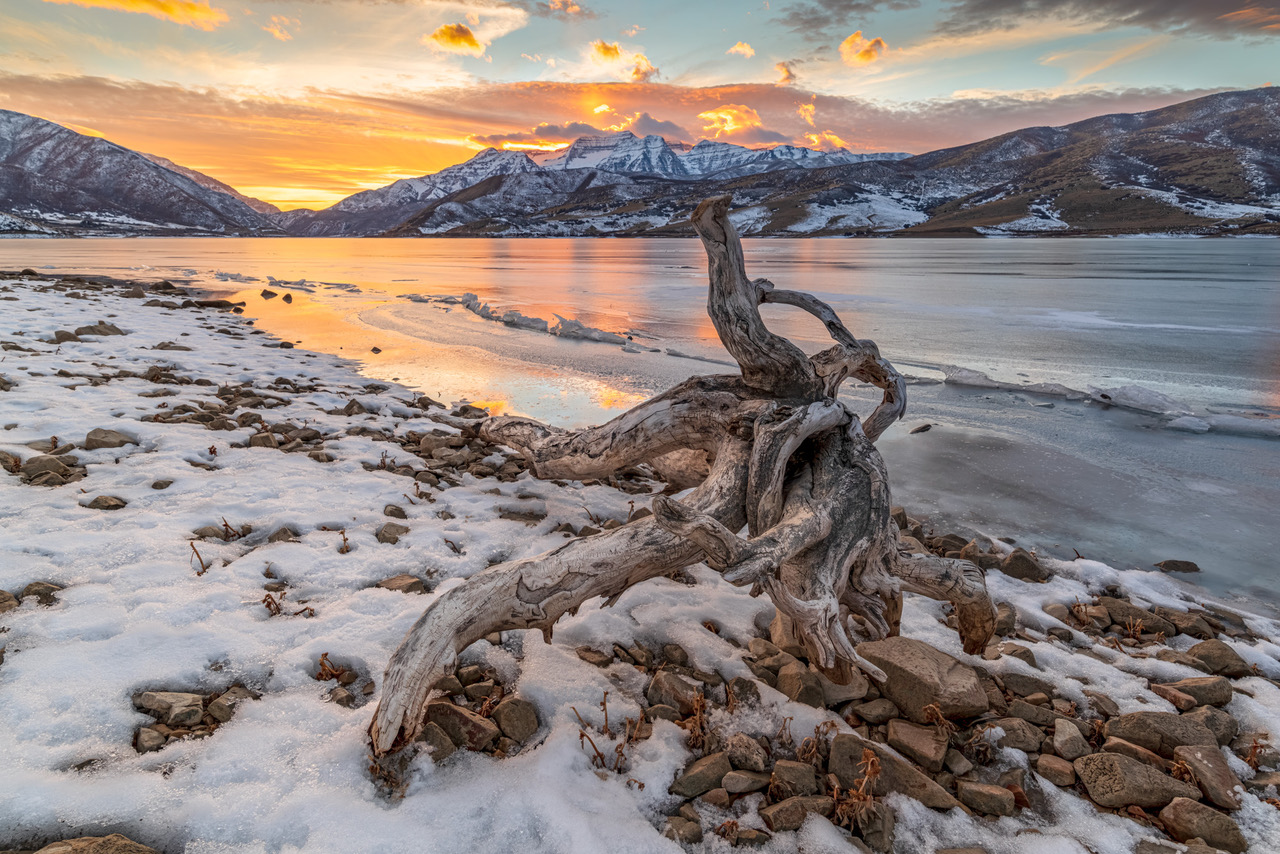 This beautiful image of Utah's landscape will be printed onto sleek metal with a recessed frameback and will be a classy, modern addition to your home. 