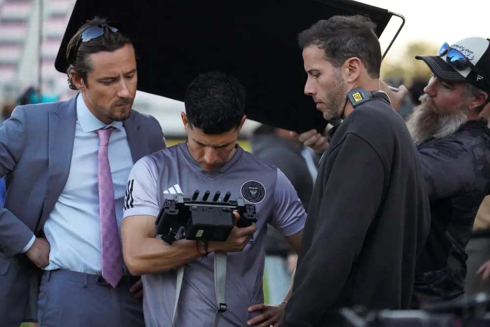 "Baton" Behind-the-scenes