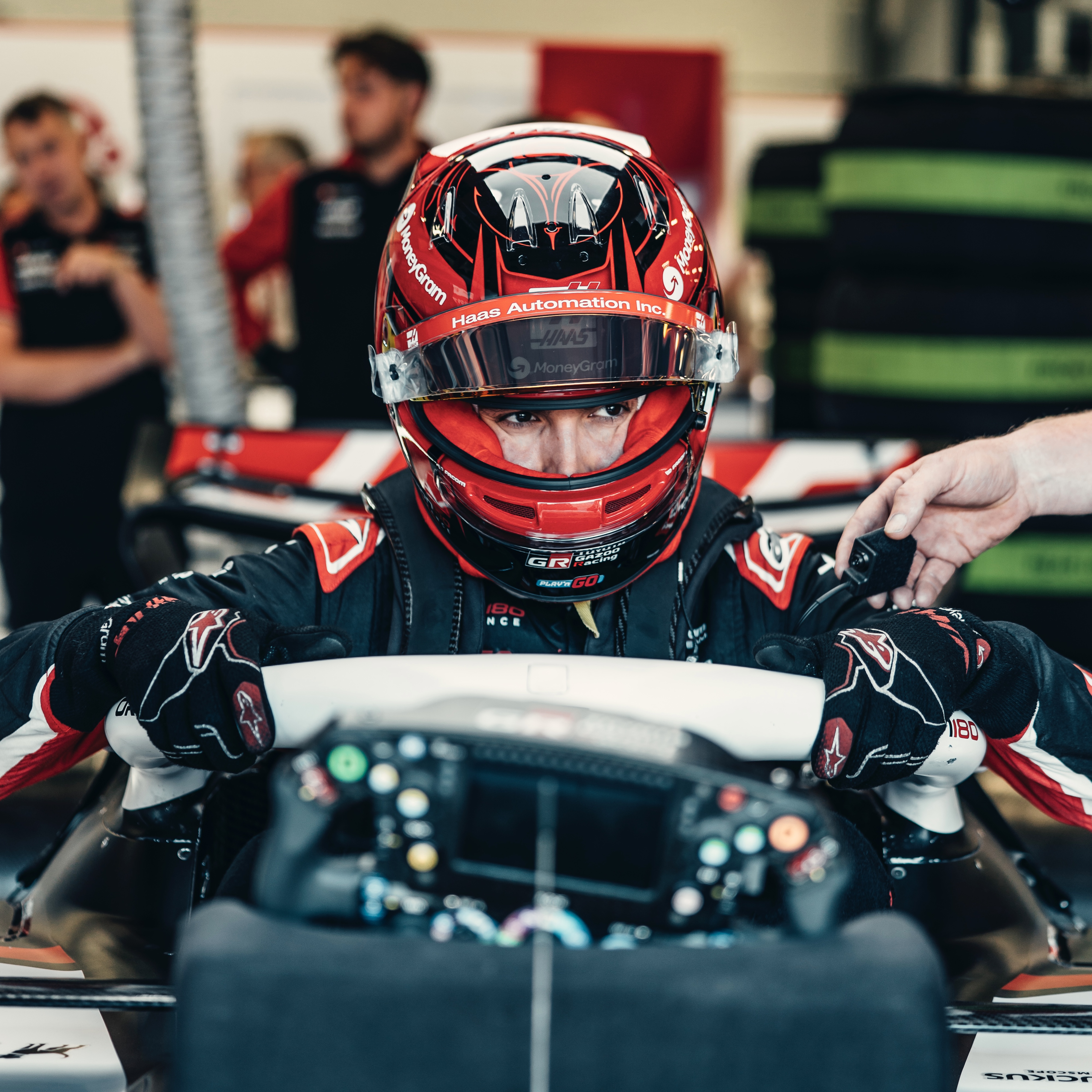 Difficult British GP for Esteban and Haas
