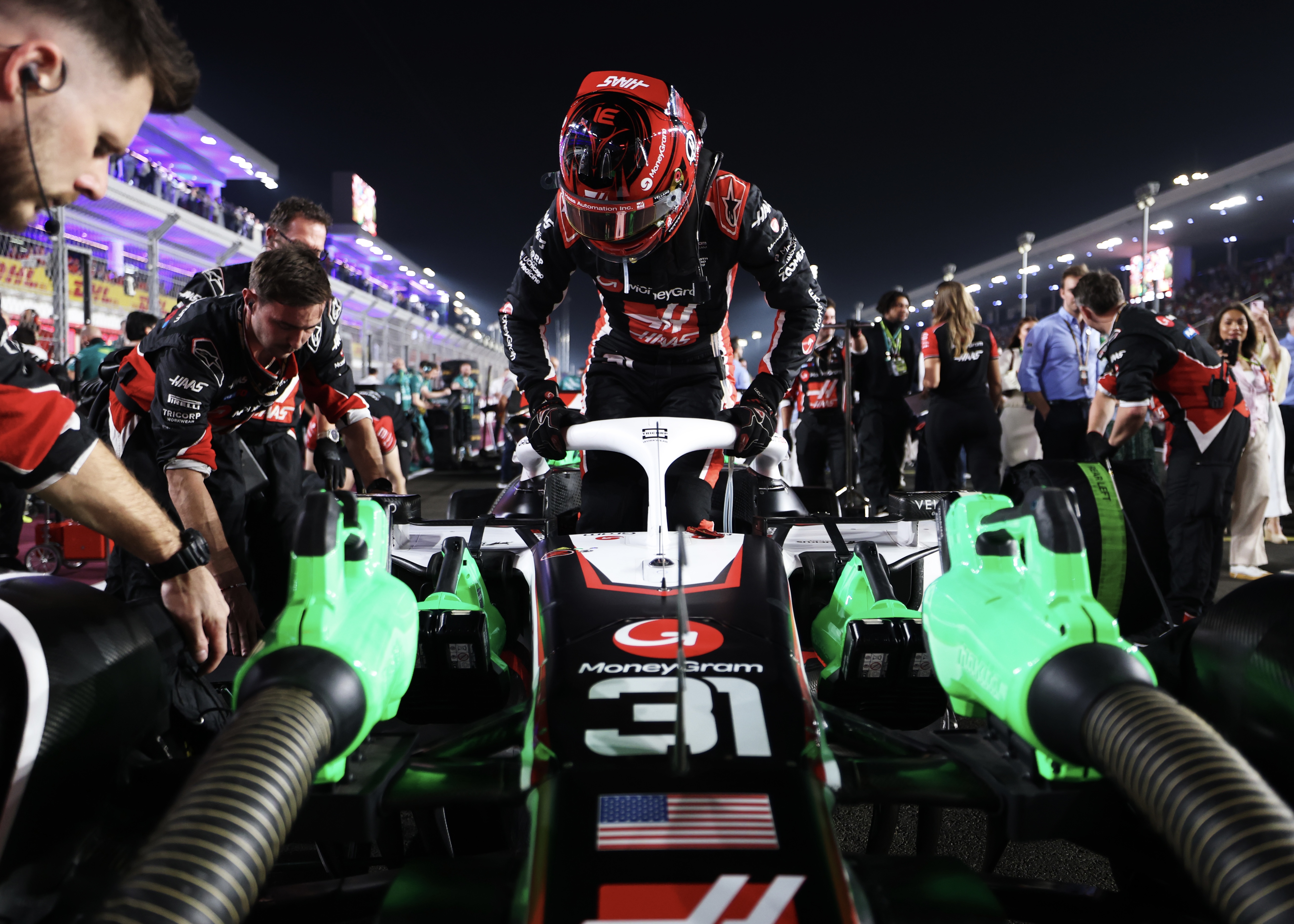 Tough race in Qatar for Esteban and Haas