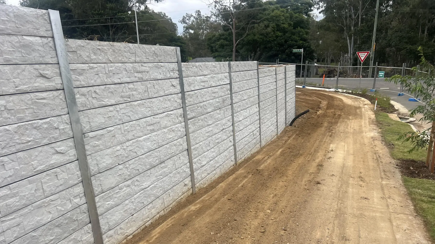 Concrete Sleeper Walls Brisbane & Gold Coast