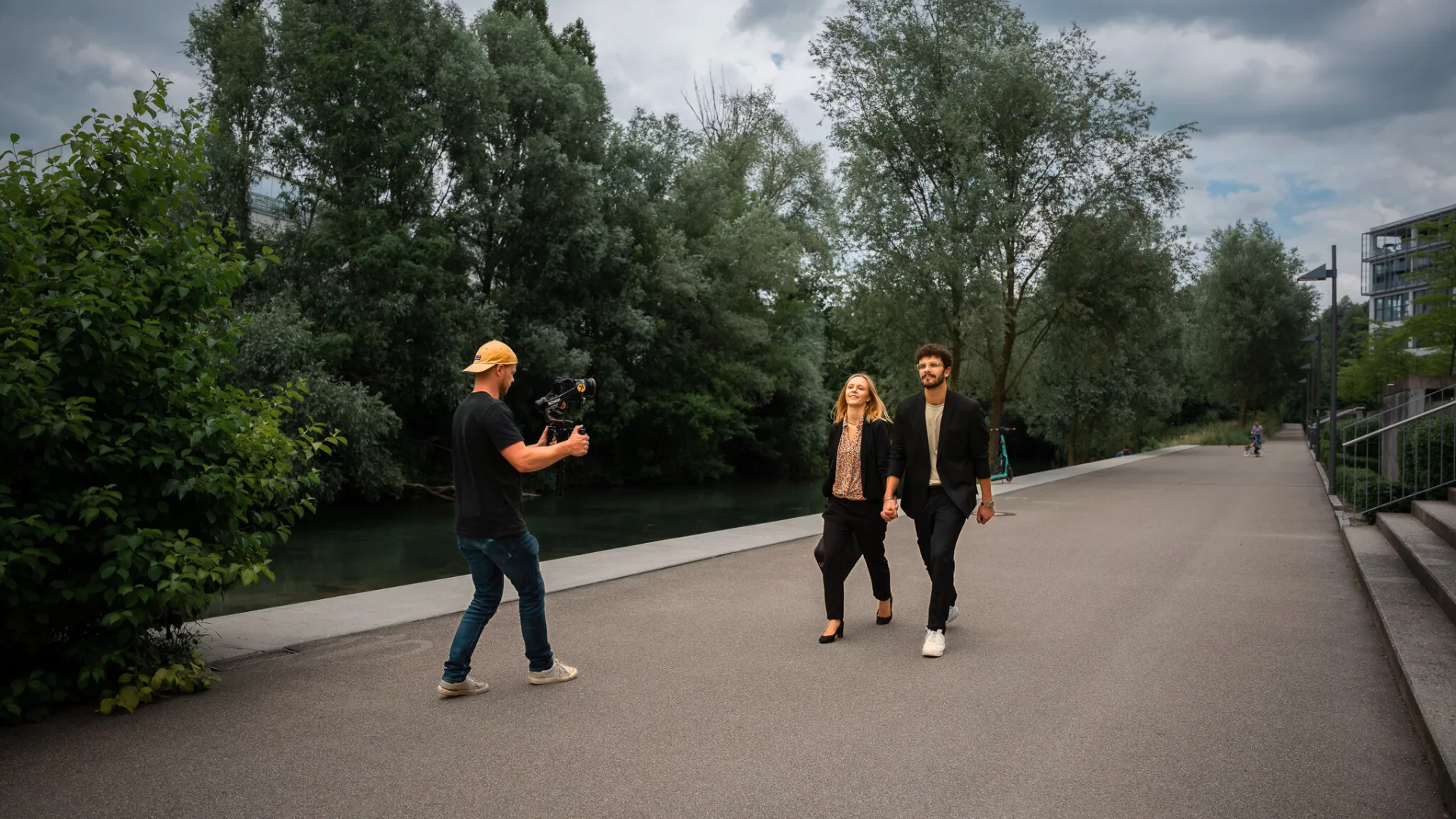 Titelbild zum Ratgeber: Videowerbung mit kleinem Budget