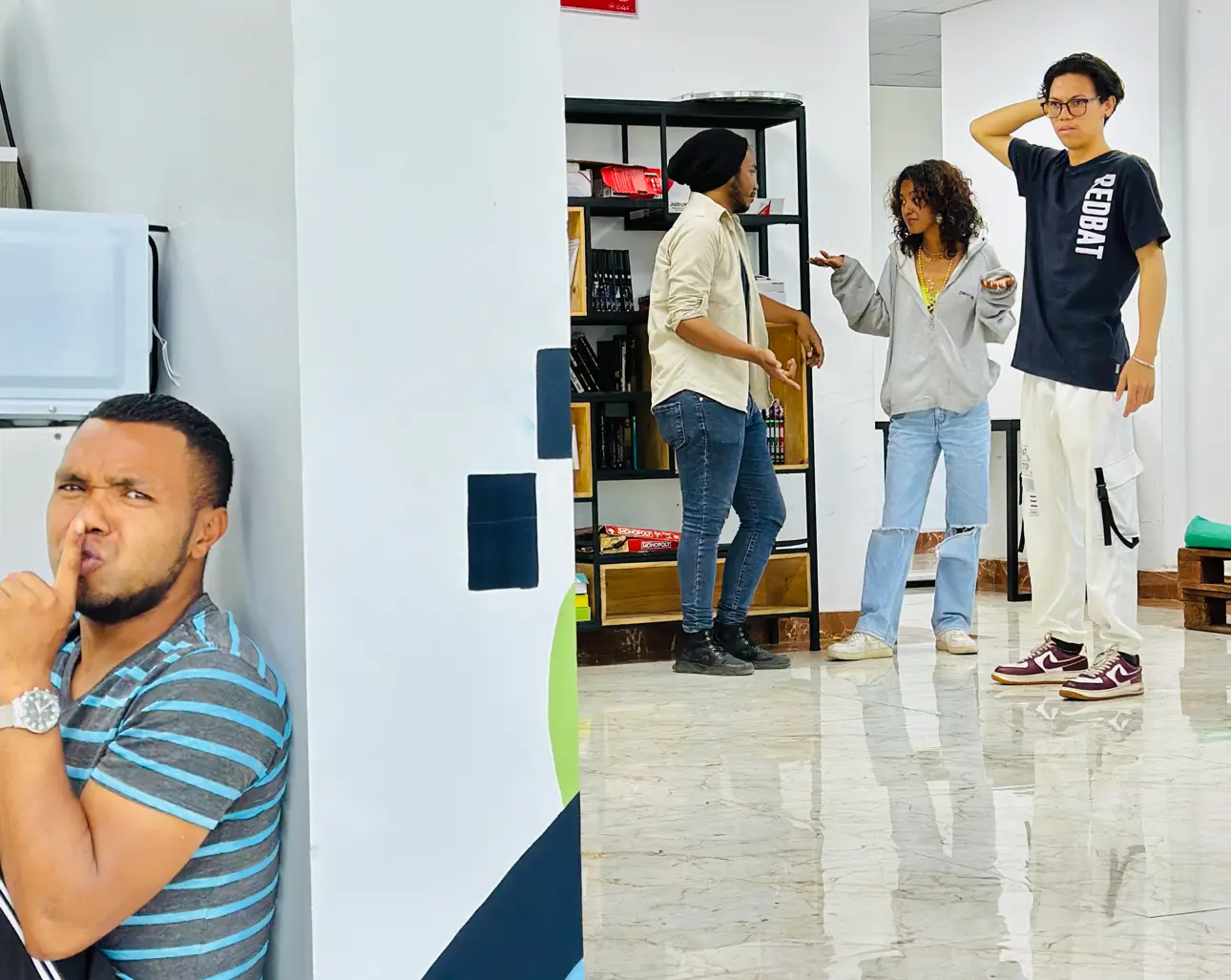 un conseiller client de gethumancall, survivant Ă la surcharge du service client