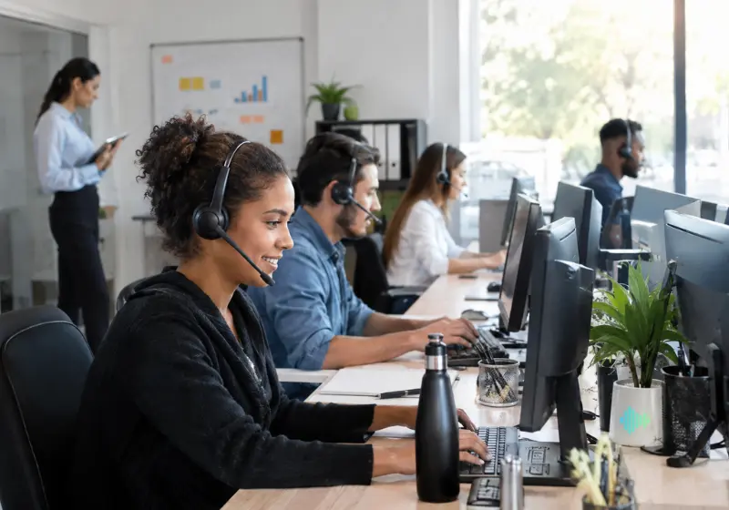 Agents experts en service client en externalisation au travail/ GetHumanCall