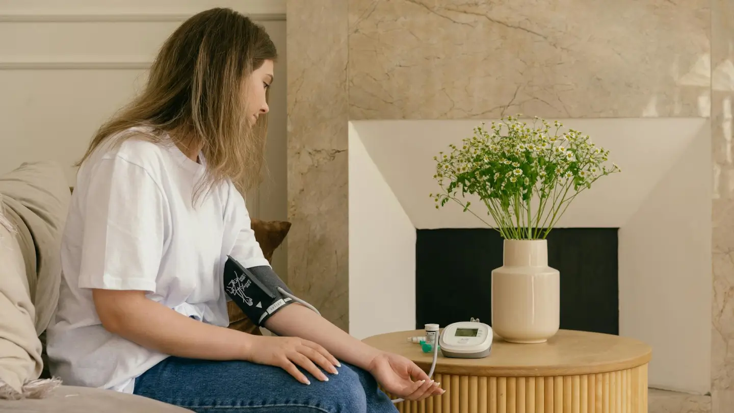 Ansia e pressione alta: lo stress può provocare ipertensione?