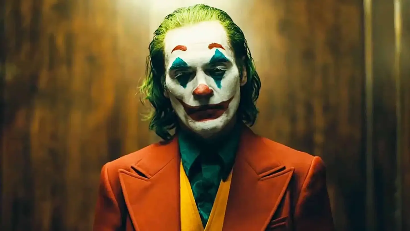Joker e il caos interiore: un’analisi psicologica del personaggio del film di Phillips