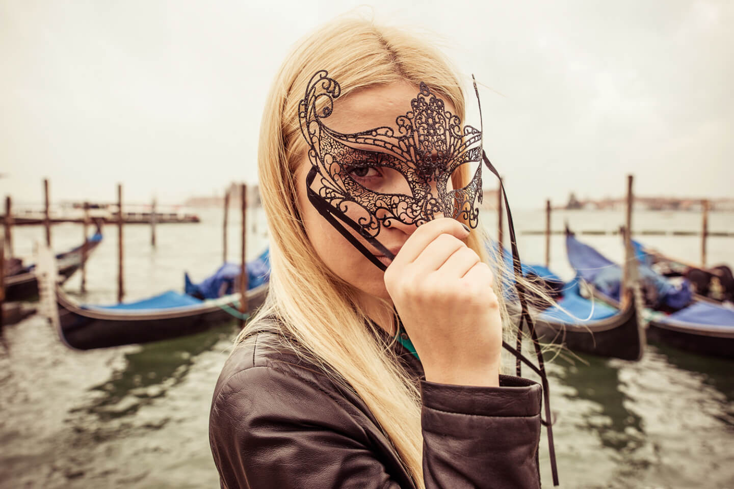 Giù la maschera!