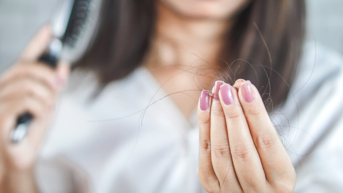 Alopecia da stress: come si manifesta e possibili cause