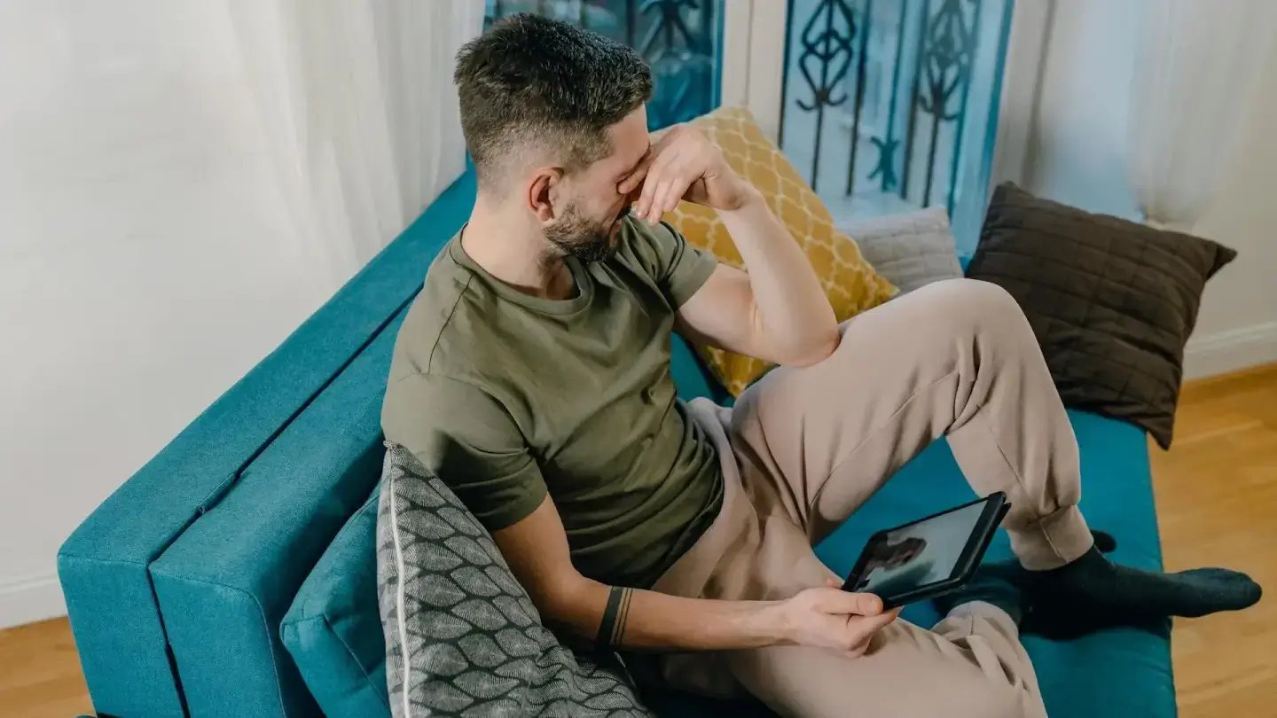 Love bombing, breadcrumbing, gaslighting e ghosting: una conoscenza da co-costruire