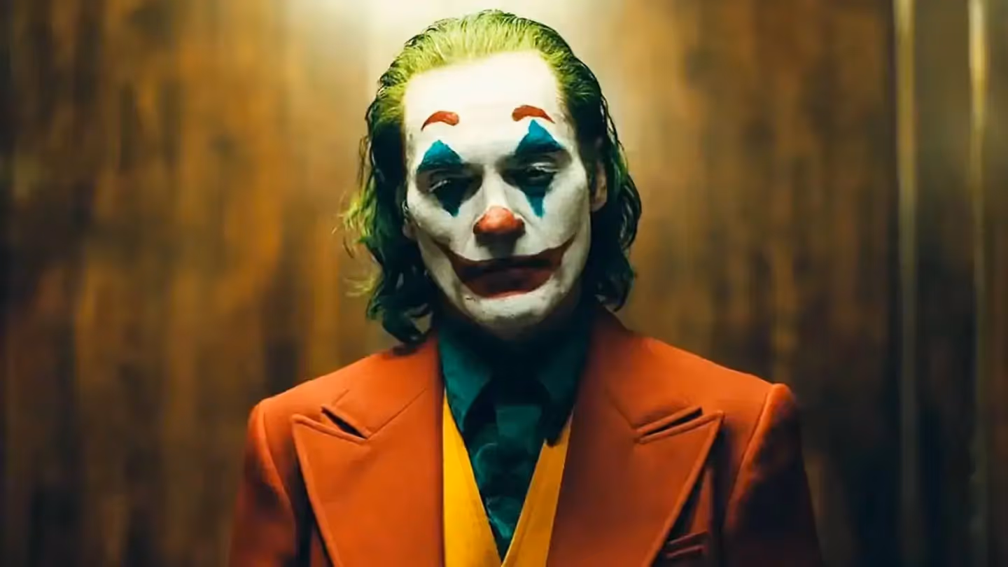 Joker e il caos interiore: un’analisi psicologica del personaggio del film di Phillips