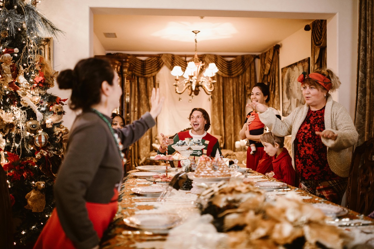 L’ansia sociale durante le feste: come dire “no” senza sensi di colpa