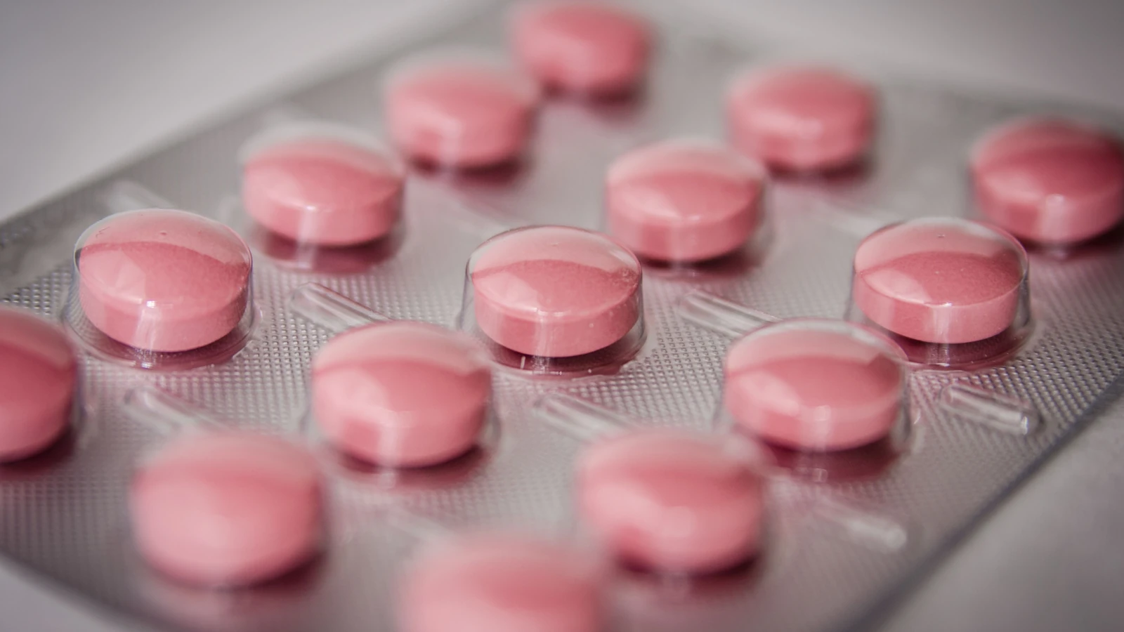 Escitalopram: a cosa serve, come funziona e controindicazioni