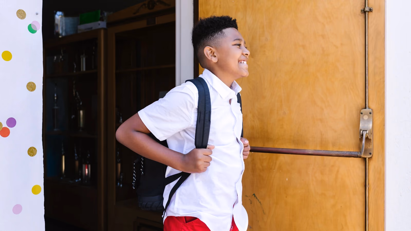Il figlio che cambia scuola: ricominciare da zero quando il suo mondo è una classe