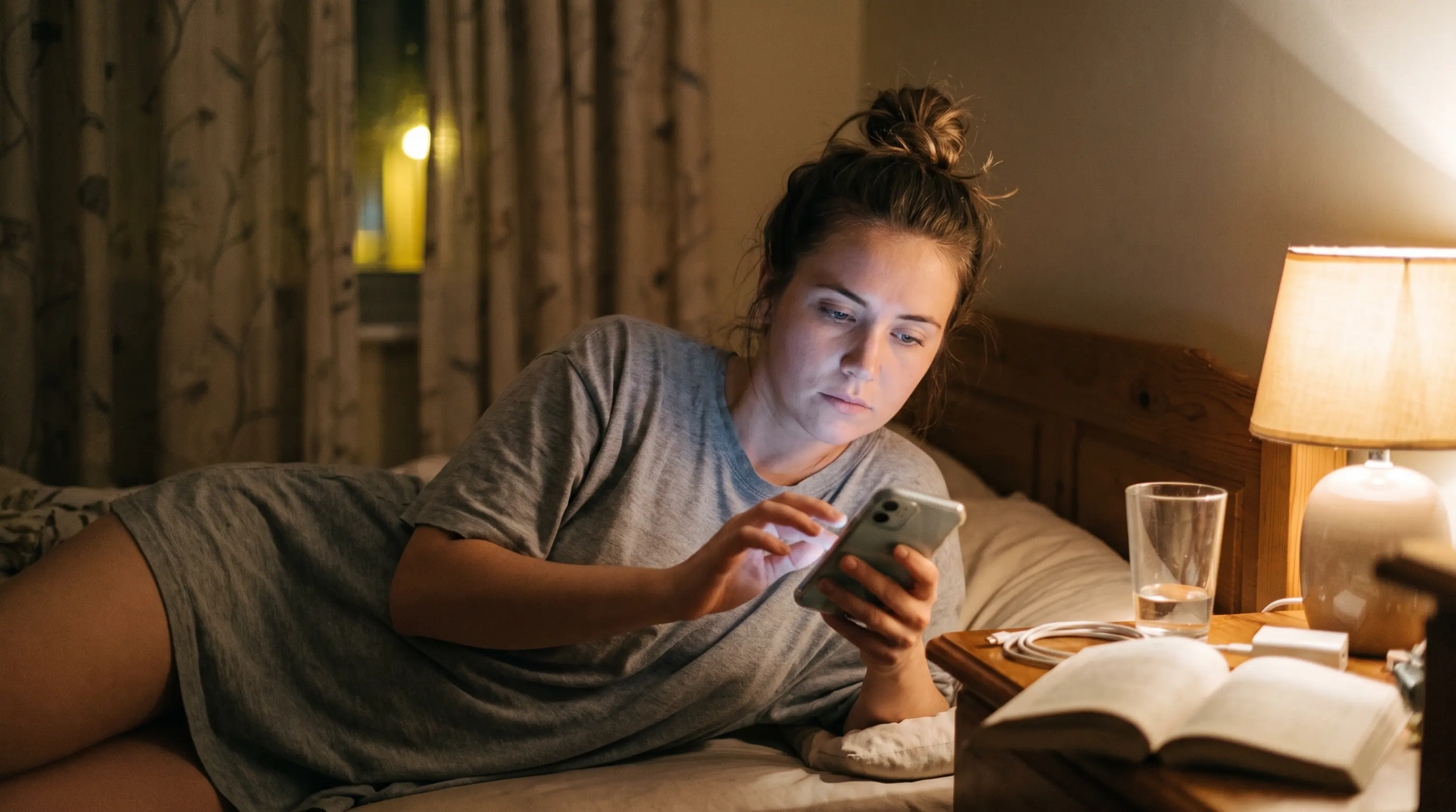 Traguardi dei coetanei sui social e senso di inadeguatezza: perché si può arrivare a sentirsi in ritardo rispetto alla propria vita?