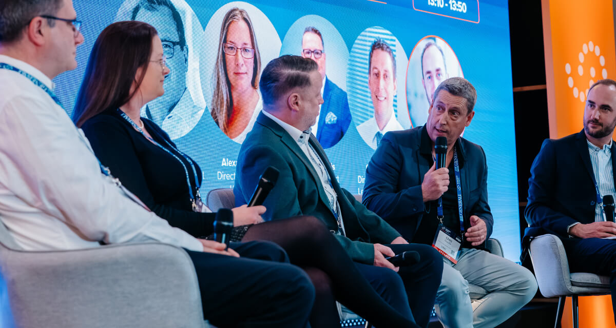 Panel discussion on autonomous vehicle insurance at Insurtech Insights 2026, featuring speakers from Uber, Allianz, AND-E, TomTom and Qover.