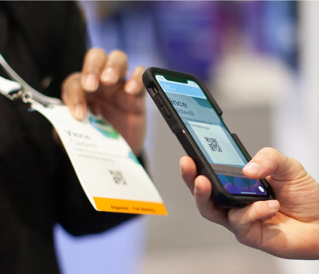 Scanning badge to confirm entry into a session using SwapAccess by Swapcard.