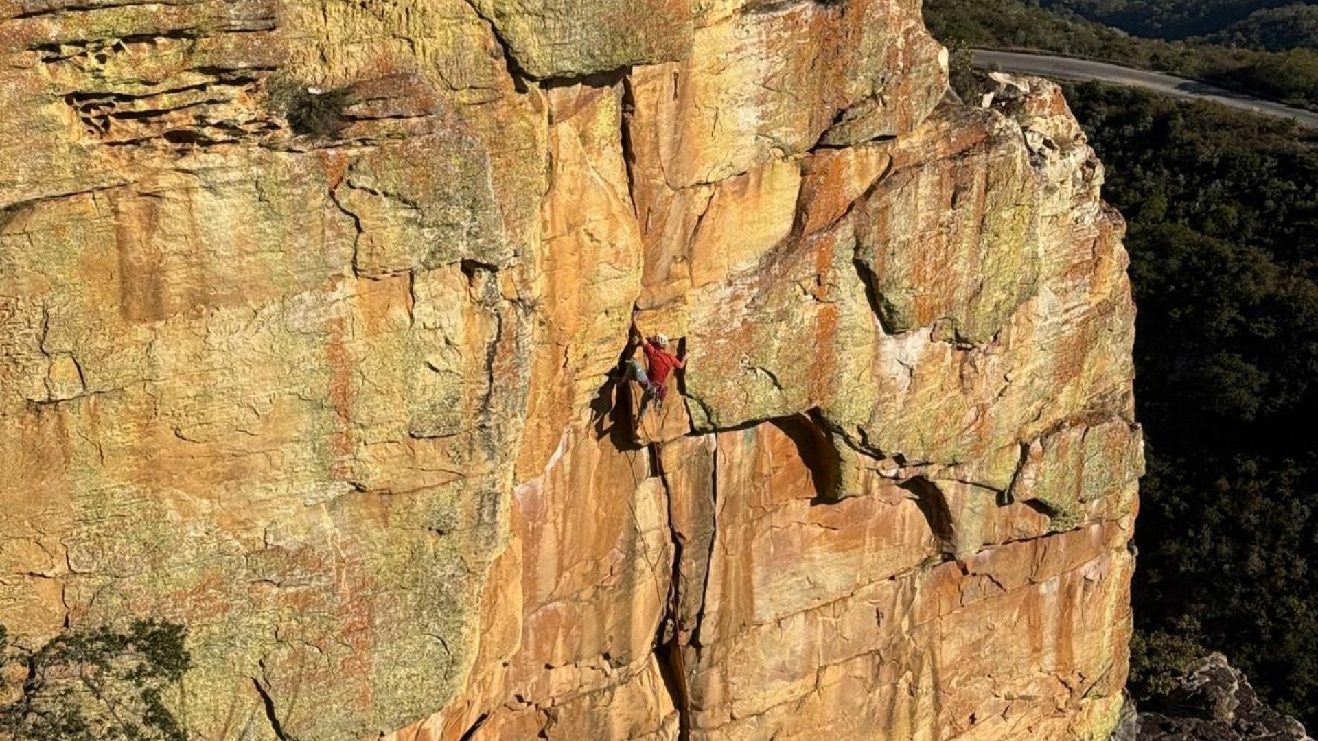 Dez Mangas being climbed
