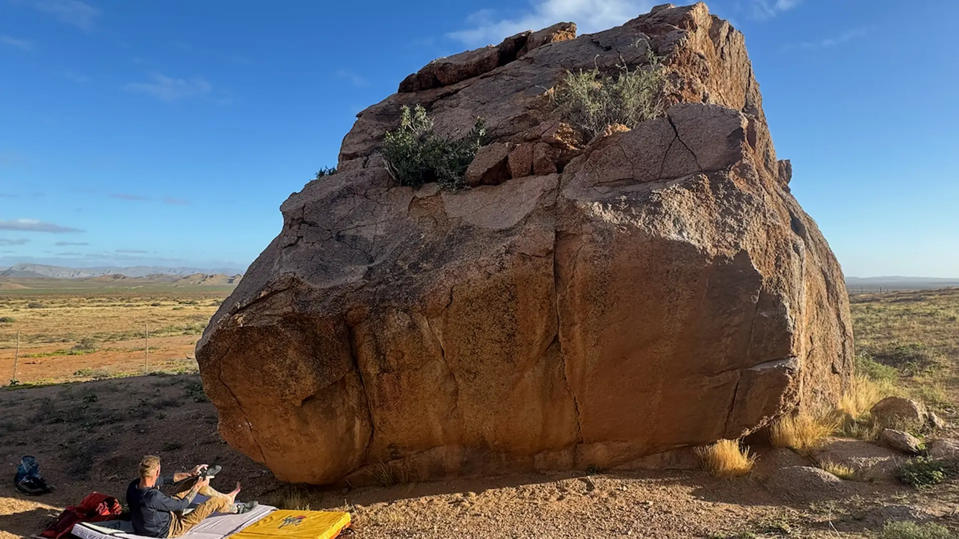 Wayne Gorton getting ready to open another new boulder in The Richtersveld