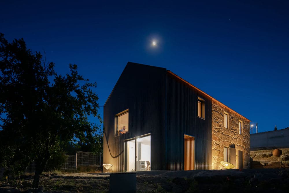 Old Stone House thích nghi với tiện nghi hiện đại