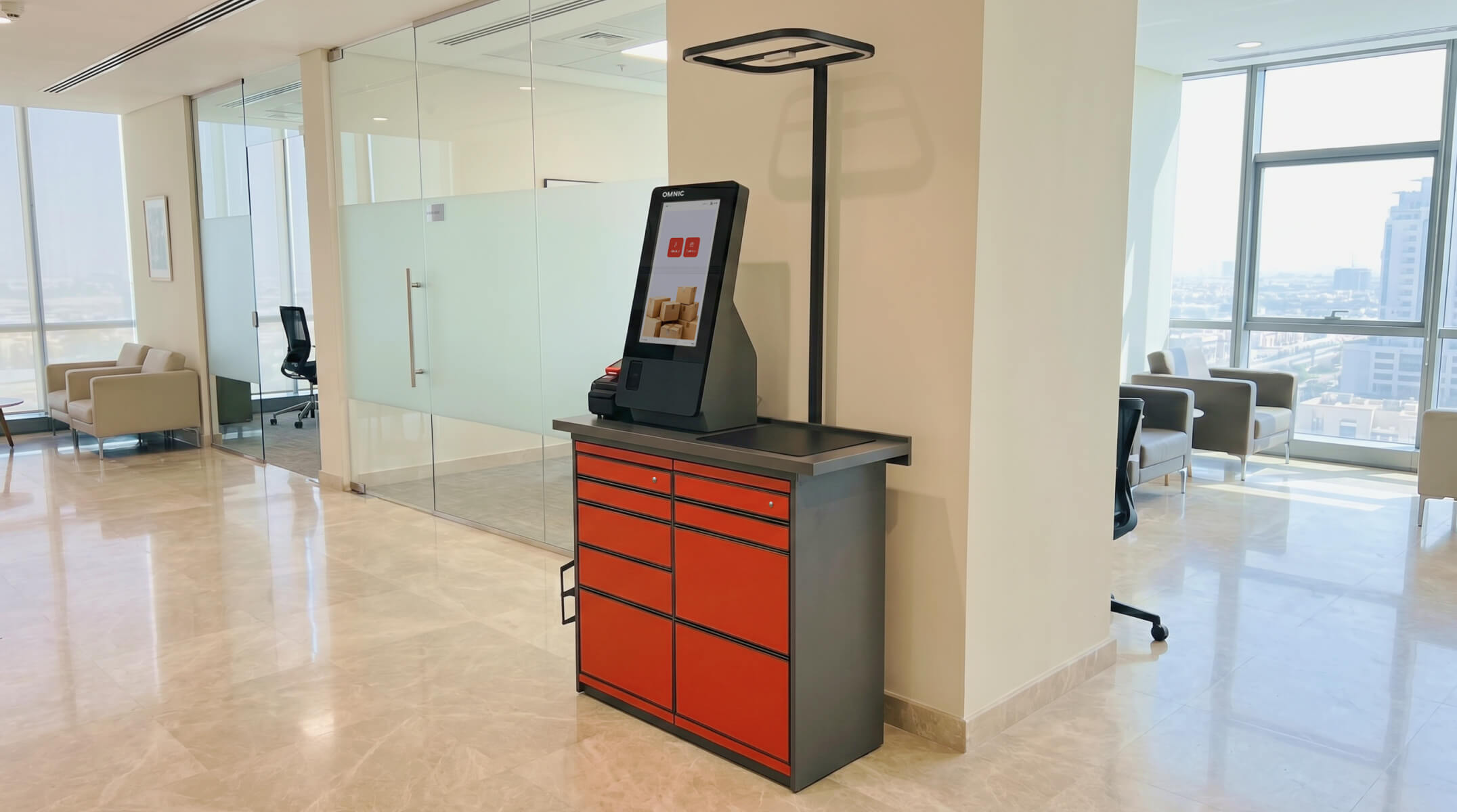 Built-in packaging materials allowing a complete self-service send