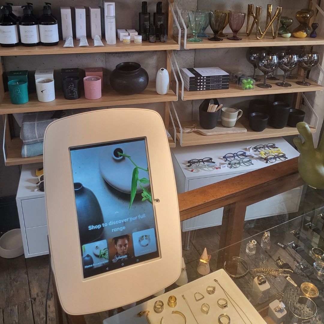 Full DIY (iOS): iPad on a stand running Cloudshelf