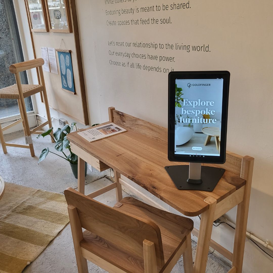 Full DIY (Android): consumer Android tablet on a stand