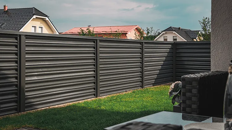 Aluminijasta ograja – trajna, estetska, brez posebnega vzdrževanja