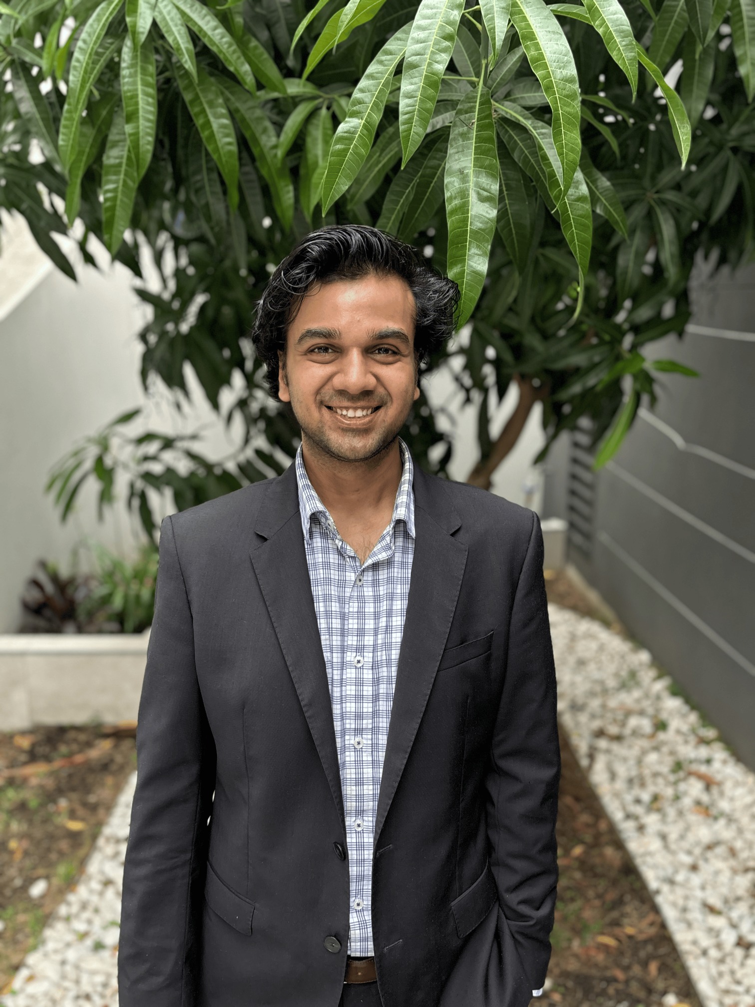 Dr Nav Aggarwal Image