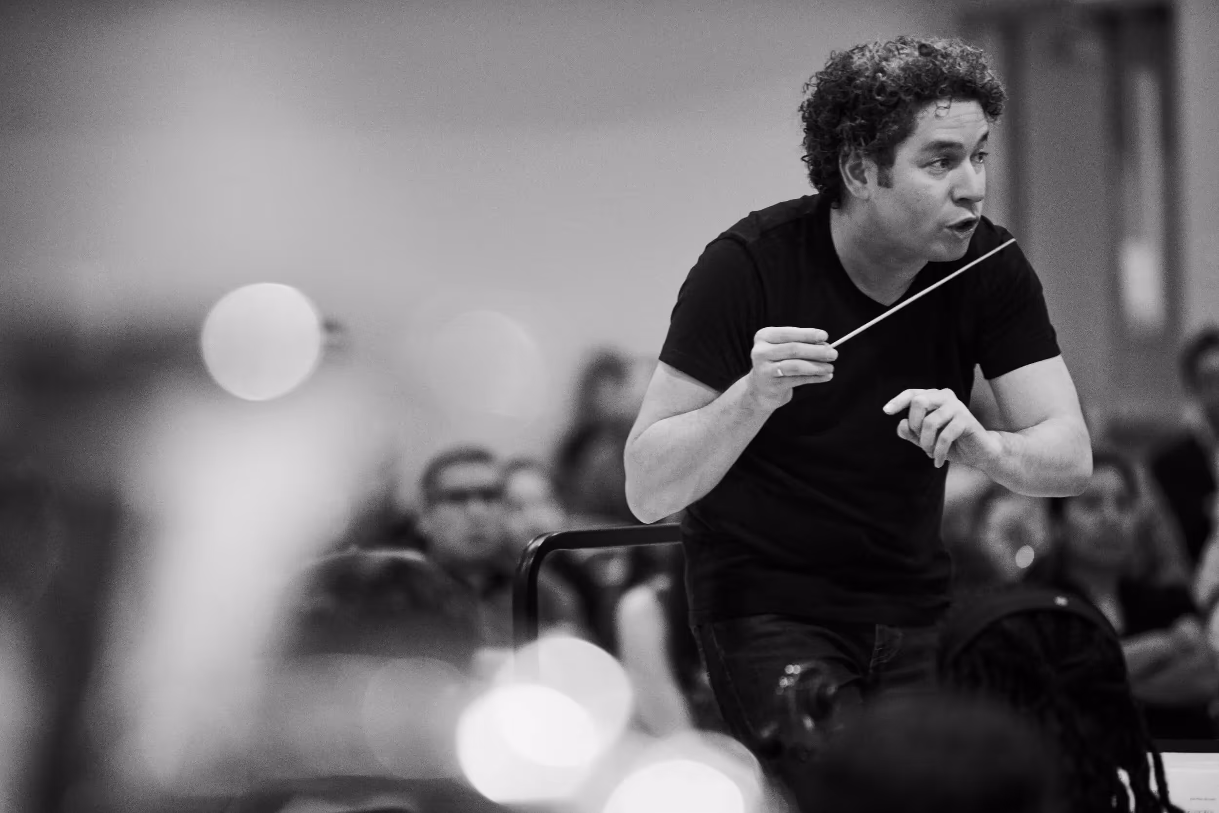 Gustavo Dudamel, director de orquesta superestrella, dirigirá la Ópera de París