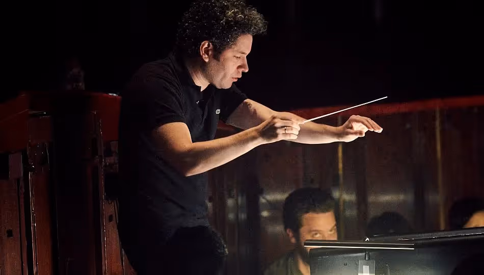 Gustavo Dudamel, superestrella de la música clásica, dirigirá la Ópera de París