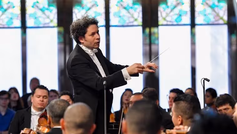 El prestigioso director de orquesta Gustavo Dudamel inauguró anoche la nueva temporada del Palau de la Música