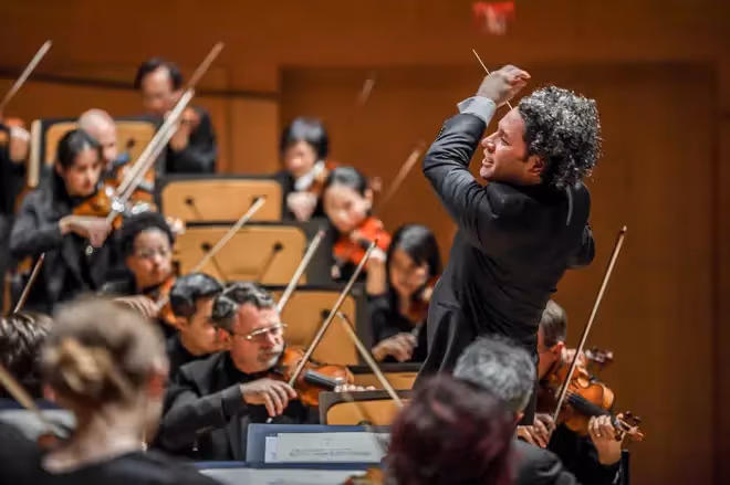 El superdirector de orquesta Gustavo Dudamel pide un cambio en la educación: "Lo primero que se recorta son las artes