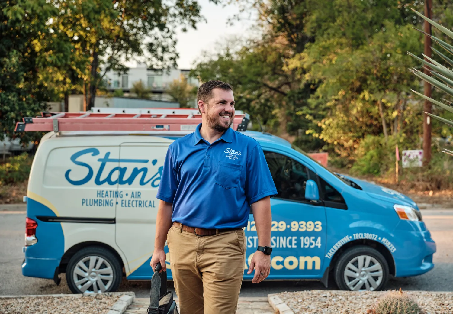 Stan's technician arriving to a home