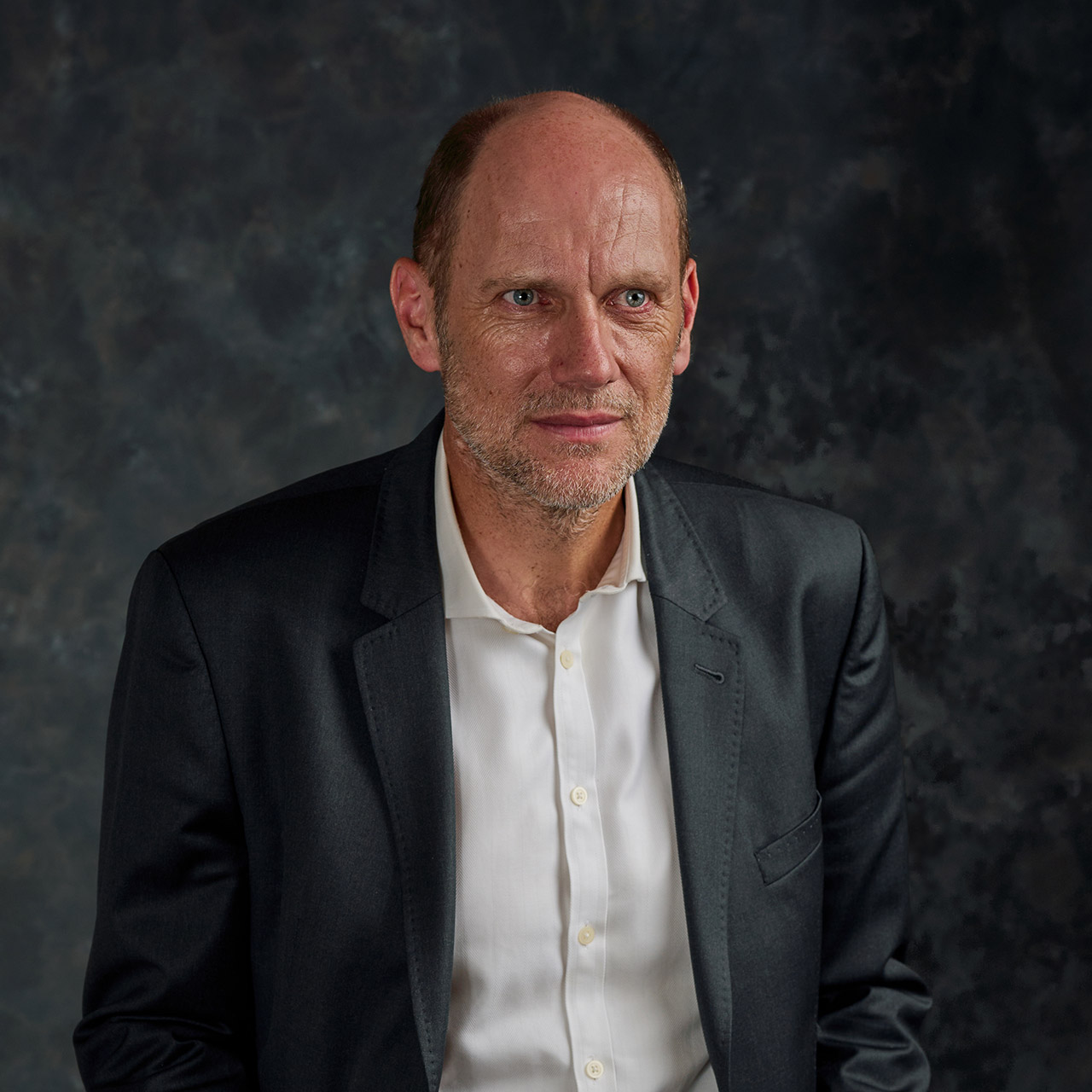 Photo of Eric Neumayer