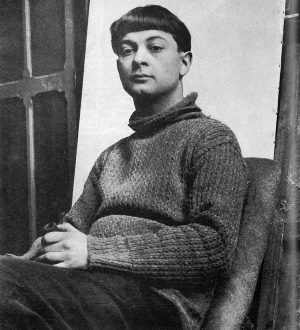 Portrait of Moïse Kisling, French modernist painter, presented by the AB Agnès Aittouares Gallery in Paris. Image illustrating the artist in his creative universe, a reflection of his figurative style and his influence on French modern art of the 20th century.