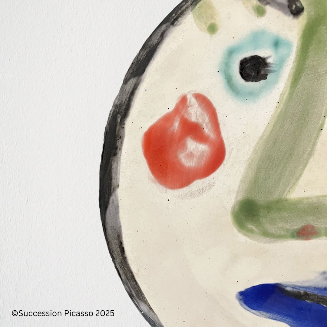Plate with face by Picasso detail Artwork Modern Art Modern Exhibition Expo Paris FAB Fine Arts la Biennale Galerie AB Artiste Investment Paris