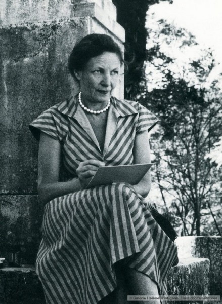 Photographie de Christine Boumeester (1904-1971), peintre abstraite néerlandaise active à Paris, figure majeure de l’École de Paris et de l’avant-garde européenne, impliquée dans l’art abstrait du XXe siècle.